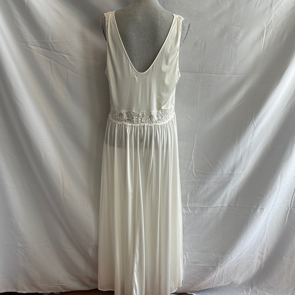 Shadowline Peignoir Ivory Lace Trimmed Gown and Robe - Picture 9 of 11